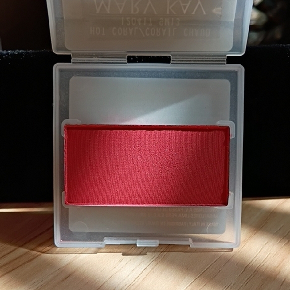 Mary Kay Hot Coral Cream Blush - Coral Pink Shade - Picture 3 of 3